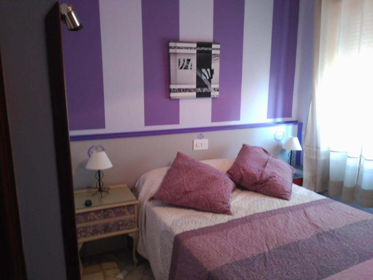 Hostal Restaurante Milan II Сан Клементе Екстериор снимка